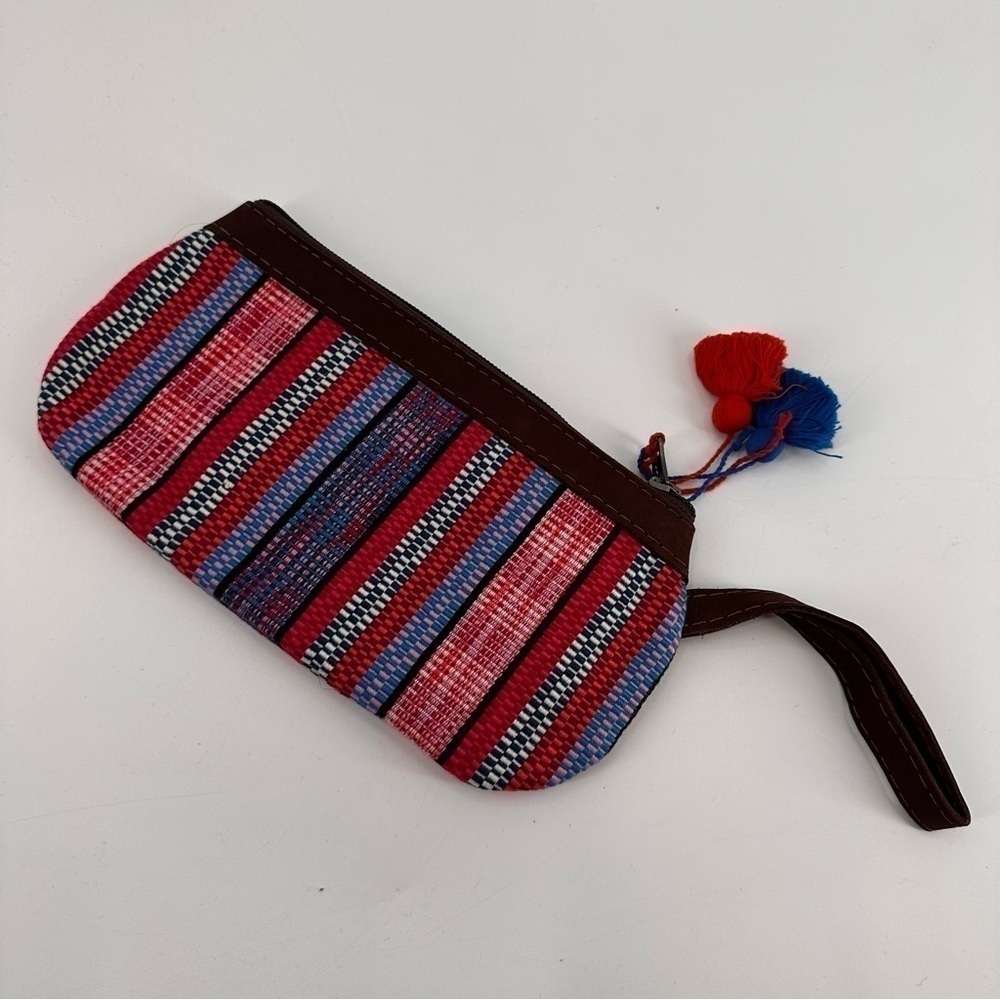 Nena & Co Tassel Clutch - Picture 2 of 3